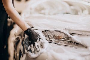 Nettoyage carrosserie d'un véhicule