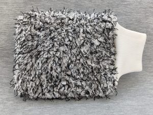 Gant de lavage automobile en microfibre grise et noire avec manchette blanche