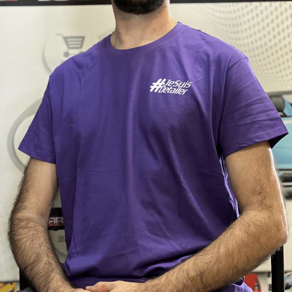 Akrro-detailing-tshirt-detailing-lavage-auto-jesuisdetailer-violet-3.png T-shirt detailing auto (violet) par JSD - Je Suis Detailer