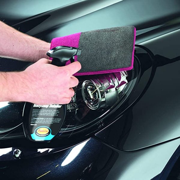 Farecla-gant-de-decontamination-mecanique-pour-voiture-akrro.jpg Gant de décontamination mécanique pour carrosserie et vitres - Farécla