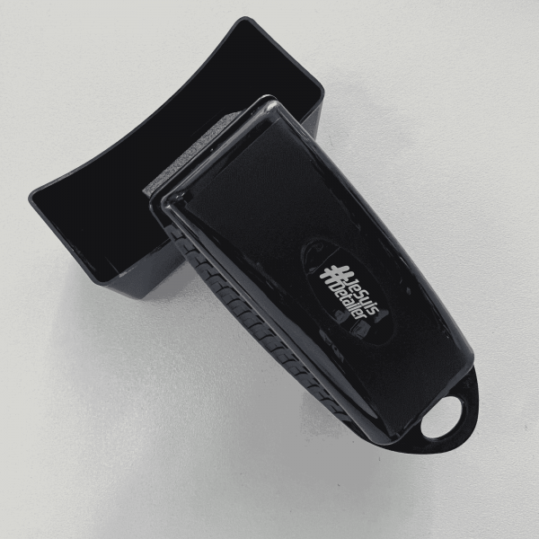 JSD-Je-Suis-Detailer-Tampon-pour-dressing-pneu-akrro-avec-boite-detailing.png Tampon applicateur pneus et plastiques extérieurs avec coque – Je Suis Detailer