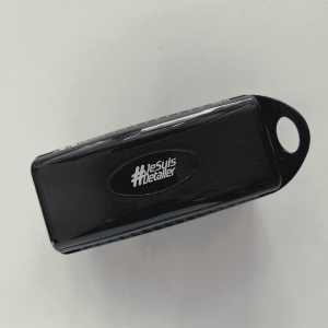 JSD-Je-Suis-Detailer-applicateur-pour-brillant-pneu-akrro-detailing.png Tampon applicateur pneus et plastiques extérieurs avec coque – Je Suis Detailer