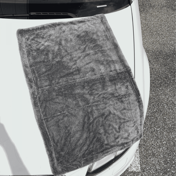 Je-Suis-Detailer-JSD-Microfibre-de-sechage-de-voiture-en-1400gsm-chez-akrro-detailing.png Microfibre de séchage voiture double face 1400gsm 60x90cm - Je Suis Detailer