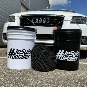 Je-suis-detailer-JSD-Lot-de-deux-seaux-de-lavage-de-voiture-avec-grilles-guards-pour-nettoyage-automobile-akrro-detailing.jpg Seau de lavage auto 20L (x1) avec grille et couvercle - Je Suis Detailer