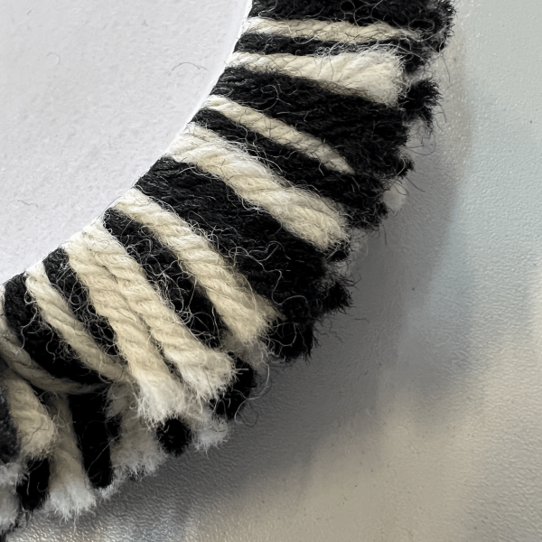 Wox-pad-en-laine-naturelle-pour-rotative-marque-polonaise-akrro-detailing-3.png Tampon pad de polissage en laine pour rotative 130mm (whool pad) - Wox