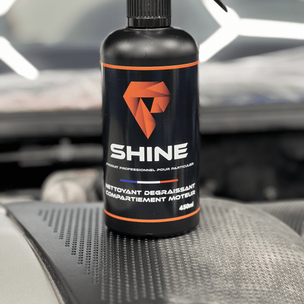 comment-nettoyer-un-moteur-voiture-comme-un-pro-avec-produit-shine.png Nettoyant dégraissant moteur - Shine Auto